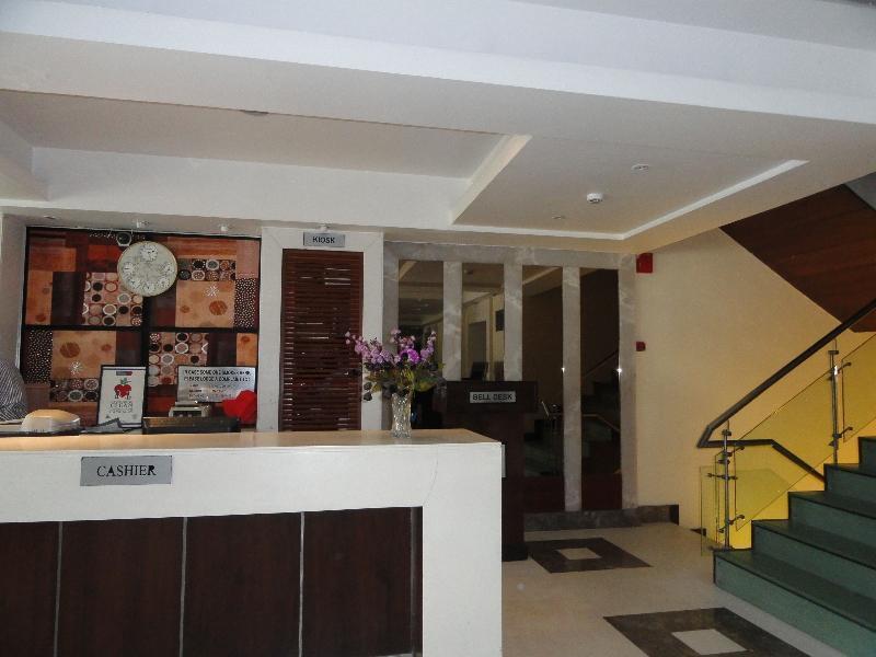 Hotel Western Court Chandīgarh Exterior foto