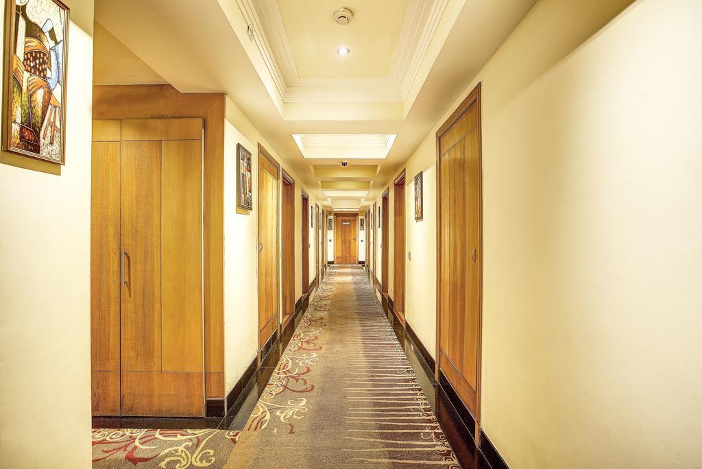 Hotel Western Court Chandīgarh Exterior foto