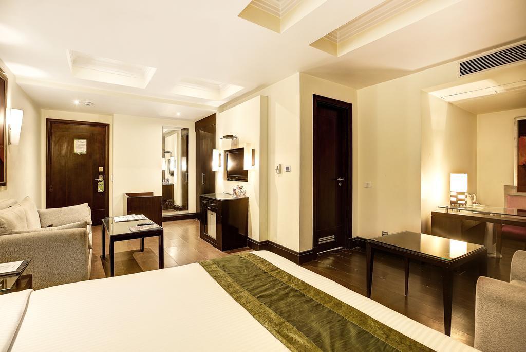 Hotel Western Court Chandīgarh Exterior foto